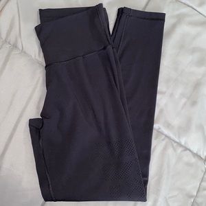 Adidas Leggings Black Size: Med (Pre owned good condition)
